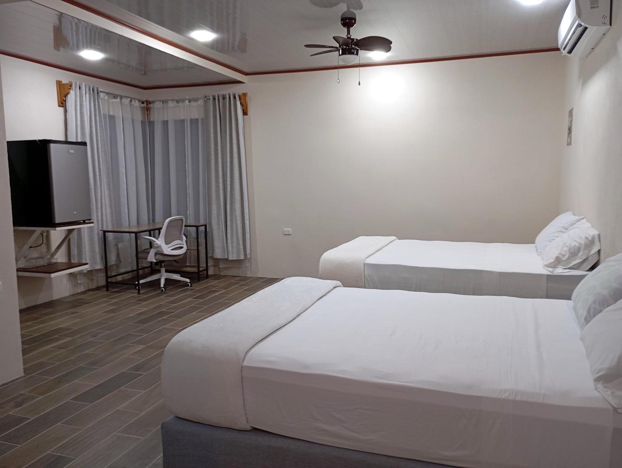 Villas Lux Arenal Ла Фортуна Экстерьер фото